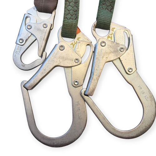 10191758 MSA Standard Twin-Leg Adjustable Energy Absorbing Lanyard Gray 6 ft.